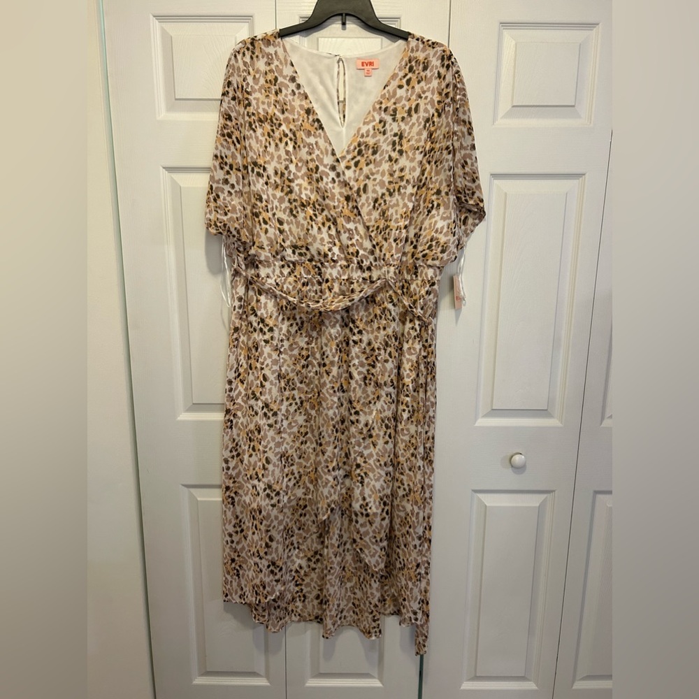 BNWT Evri Size 4X Women’s Maxi Dress Tan Brown and White